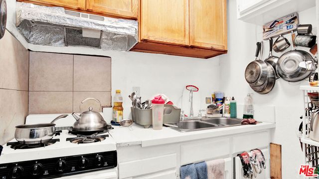 644 N Serrano Avenue, Los Angeles, CA 90004