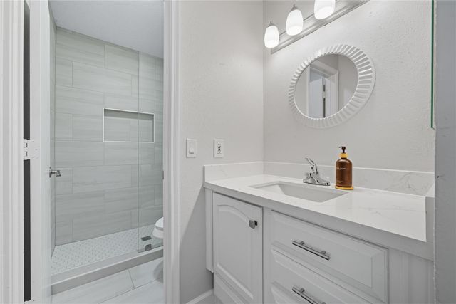 2750 Holly Hall Street 508, Houston, TX 77054