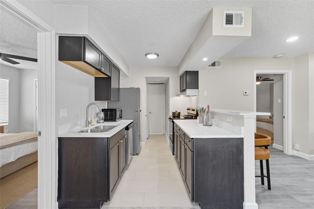 2750 Holly Hall Street 508, Houston, TX 77054