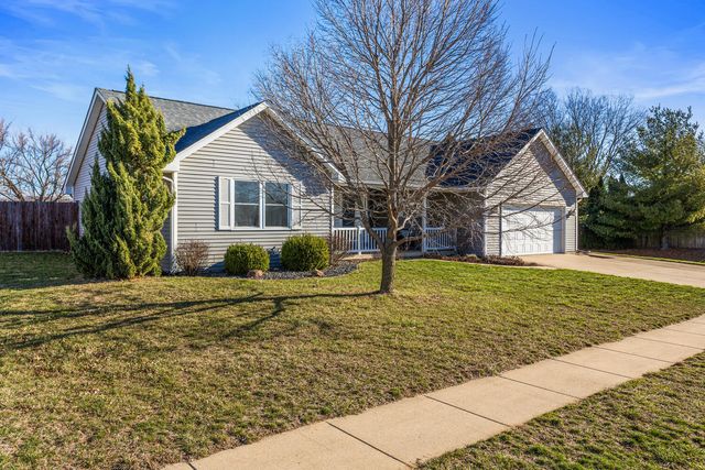 1202 Edgeview Drive, Mahomet, IL 61853
