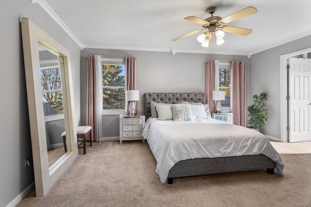 1202 Edgeview Drive, Mahomet, IL 61853