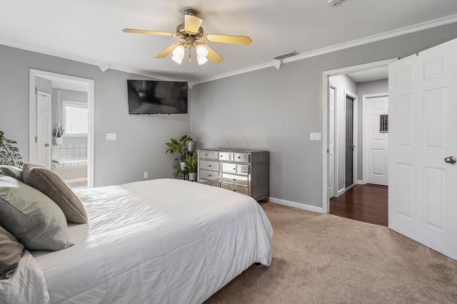 1202 Edgeview Drive, Mahomet, IL 61853