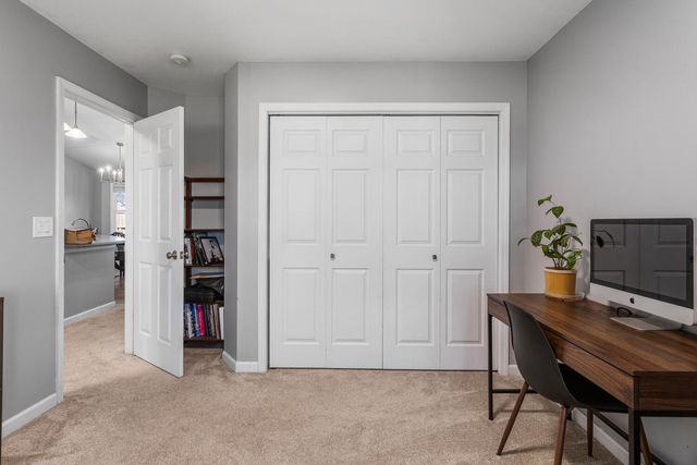 1202 Edgeview Drive, Mahomet, IL 61853