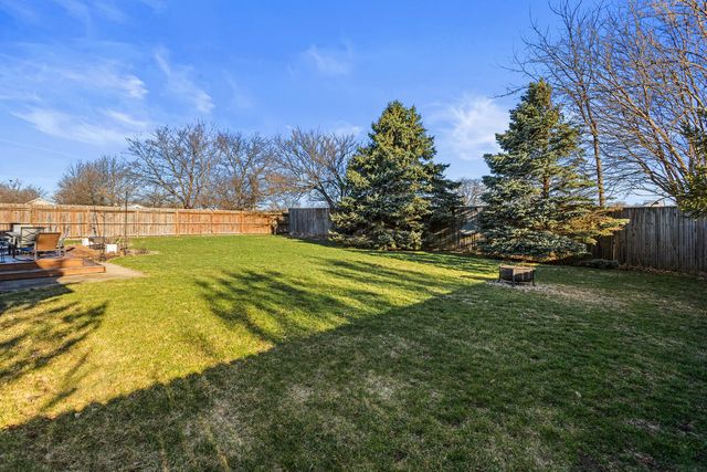 1202 Edgeview Drive, Mahomet, IL 61853