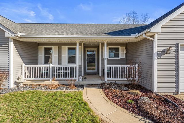 1202 Edgeview Drive, Mahomet, IL 61853