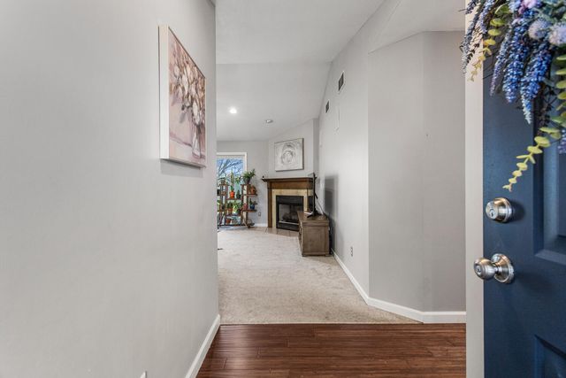 1202 Edgeview Drive, Mahomet, IL 61853