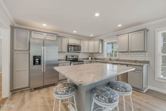 136 Meredith Circle, Johnson City, TN 37615