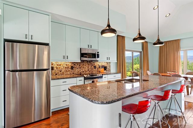 362 Captains Drive, Nebo, NC 28761