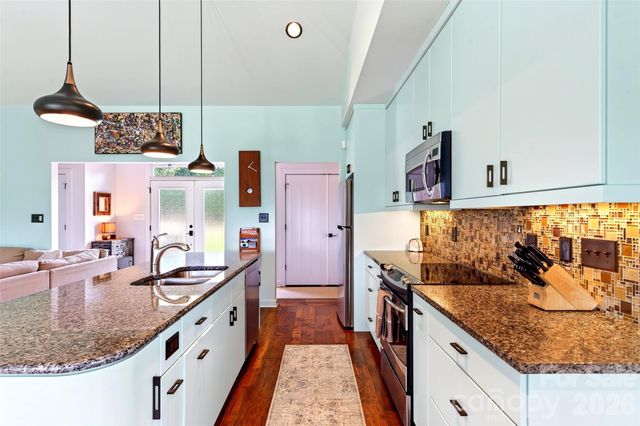 362 Captains Drive, Nebo, NC 28761