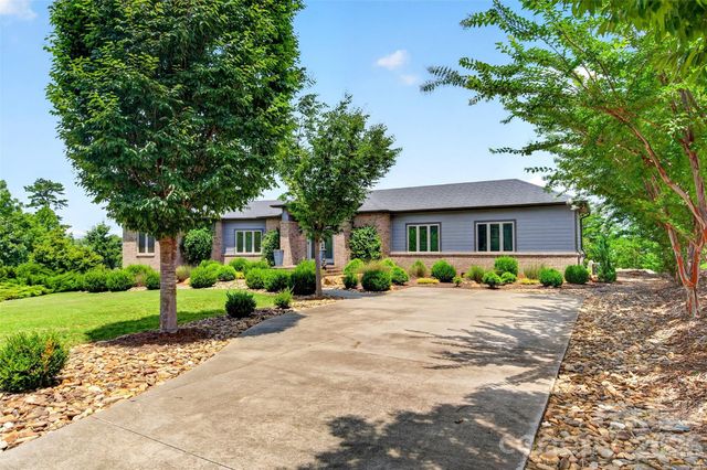 362 Captains Drive, Nebo, NC 28761