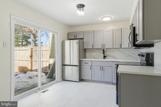 28 MELWOOD CT, Sicklerville, NJ 08081