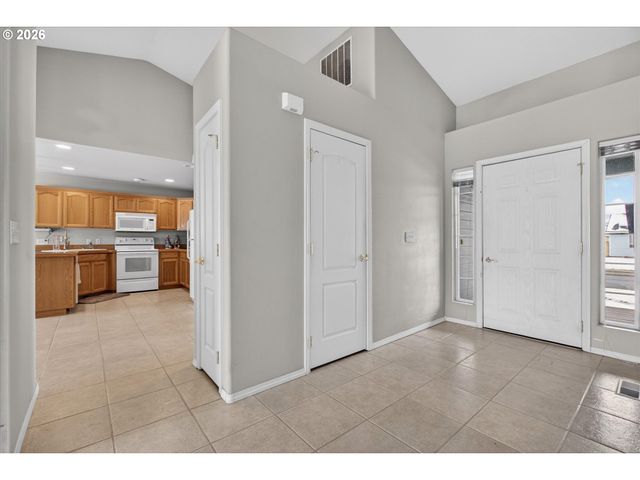 2410 E N Ave, La Grande, OR 97850