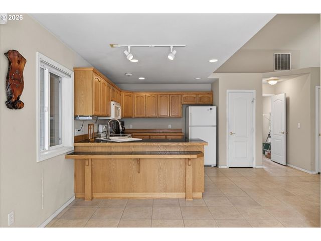 2410 E N Ave, La Grande, OR 97850