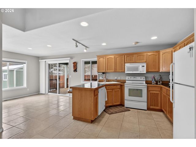 2410 E N Ave, La Grande, OR 97850