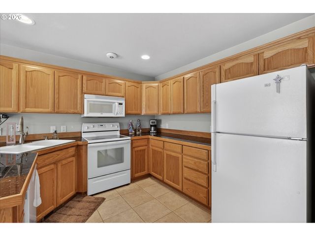 2410 E N Ave, La Grande, OR 97850