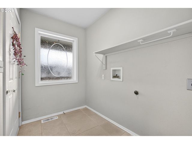 2410 E N Ave, La Grande, OR 97850