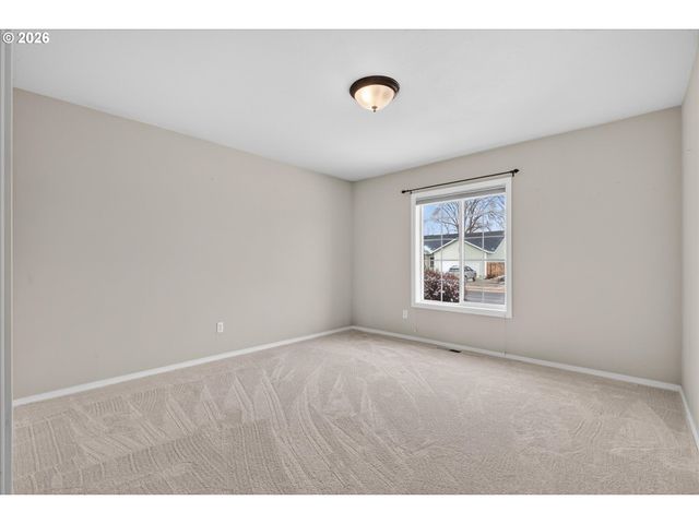 2410 E N Ave, La Grande, OR 97850