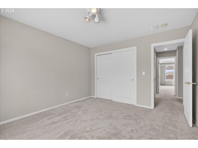 2410 E N Ave, La Grande, OR 97850