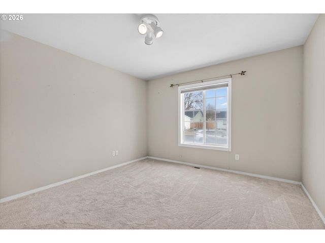 2410 E N Ave, La Grande, OR 97850