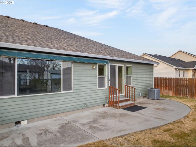 2410 E N Ave, La Grande, OR 97850