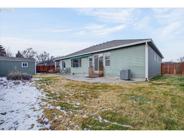 2410 E N Ave, La Grande, OR 97850