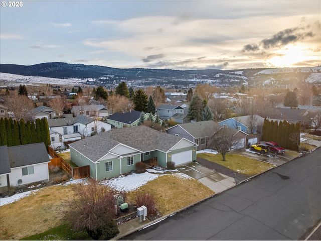 2410 E N Ave, La Grande, OR 97850