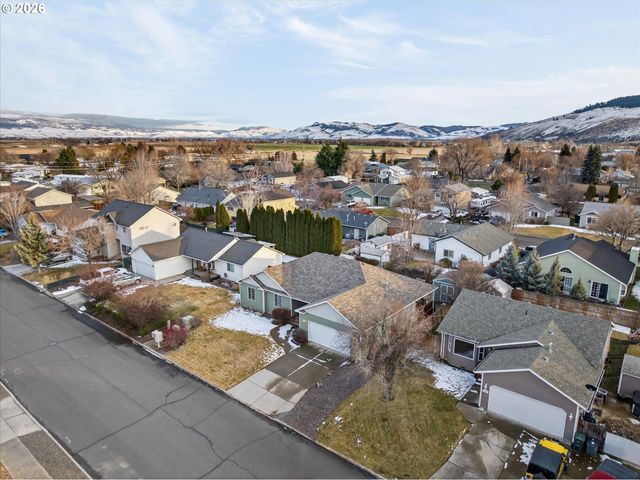 2410 E N Ave, La Grande, OR 97850