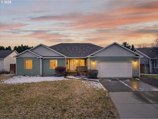 2410 E N Ave, La Grande, OR 97850