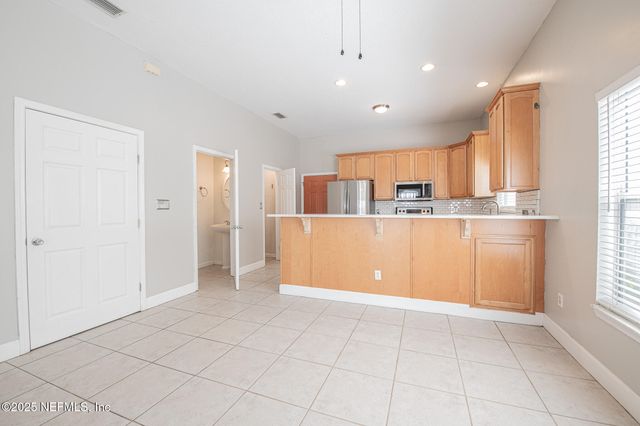 821 6TH Avenue S, Jacksonville Beach, FL 32250