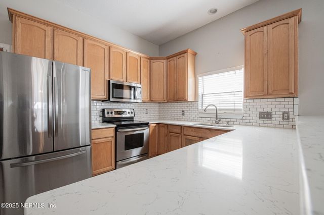 821 6TH Avenue S, Jacksonville Beach, FL 32250