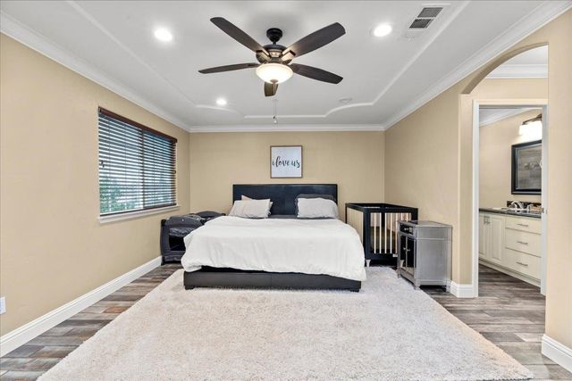 221 S 6th Ave, Oakdale, CA 95361