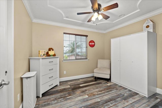 221 S 6th Ave, Oakdale, CA 95361