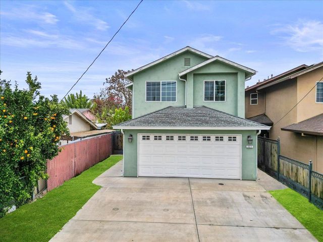 221 S 6th Ave, Oakdale, CA 95361