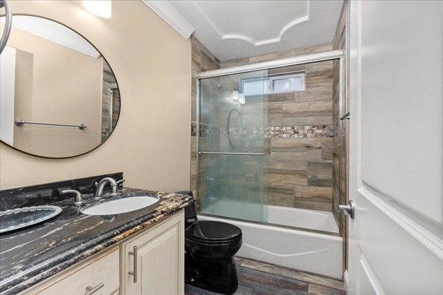 221 S 6th Ave, Oakdale, CA 95361