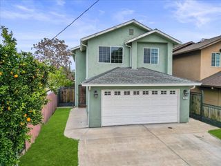 221 S 6th Ave, Oakdale, CA 95361