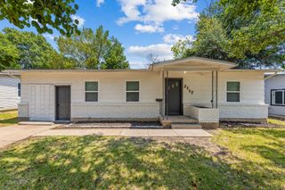 2117 N Shannon Street, Sherman, TX 75092