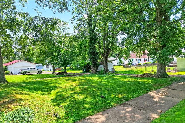 1312 Oak St, Connellsville, PA 15425