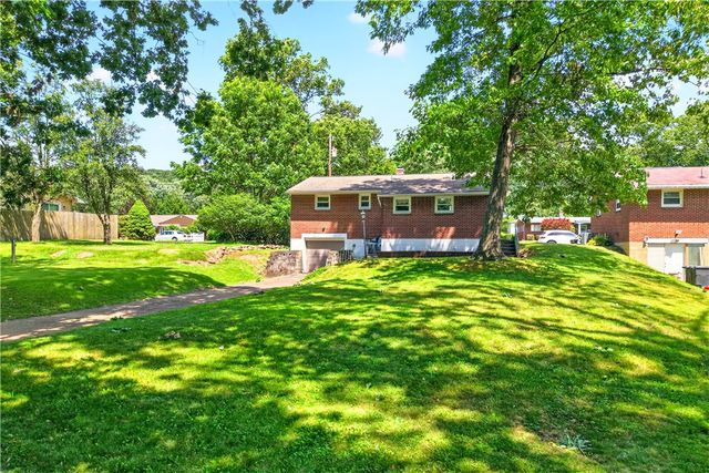 1312 Oak St, Connellsville, PA 15425