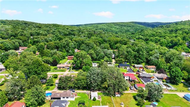 1312 Oak St, Connellsville, PA 15425