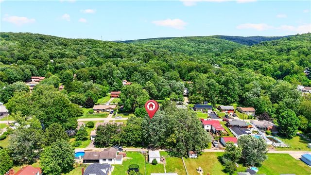 1312 Oak St, Connellsville, PA 15425