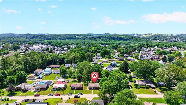 1312 Oak St, Connellsville, PA 15425