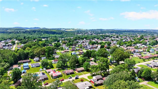 1312 Oak St, Connellsville, PA 15425