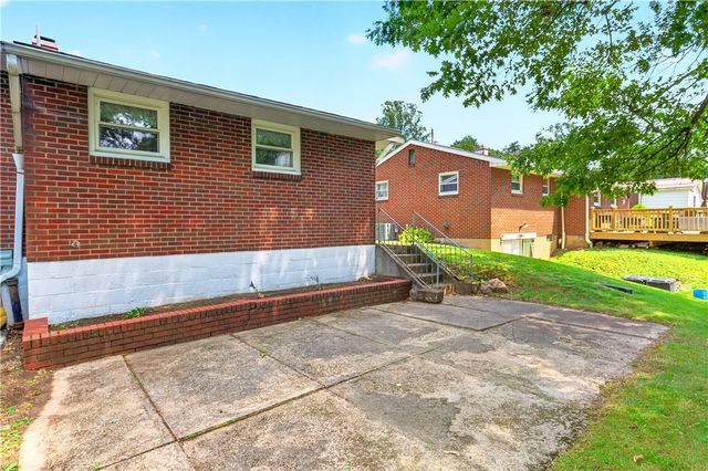 1312 Oak St, Connellsville, PA 15425