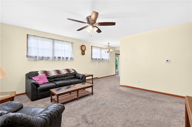 1312 Oak St, Connellsville, PA 15425