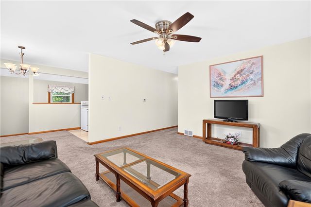 1312 Oak St, Connellsville, PA 15425