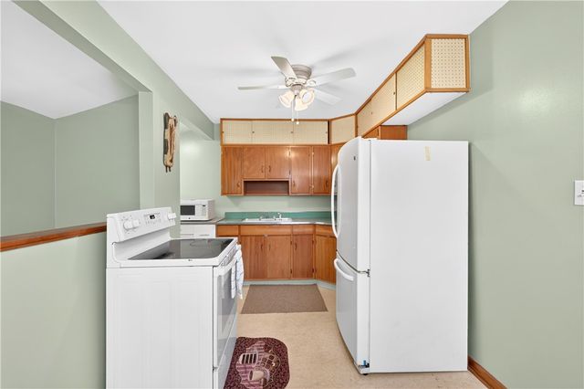 1312 Oak St, Connellsville, PA 15425