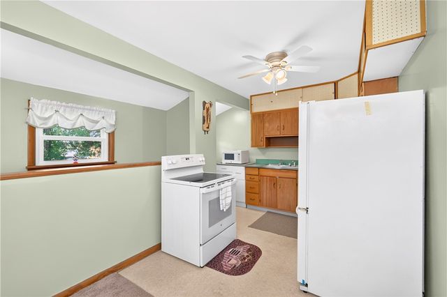 1312 Oak St, Connellsville, PA 15425