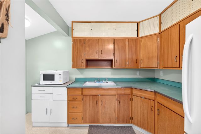 1312 Oak St, Connellsville, PA 15425