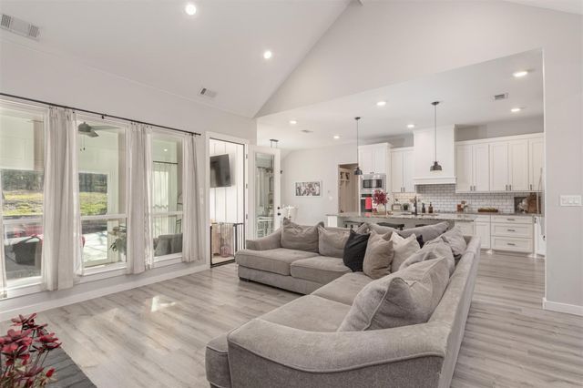 101 Lakeview Trail, Mabank, TX 75147
