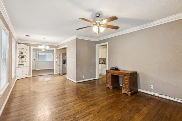 4350 Marks Place, Fort Worth, TX 76116
